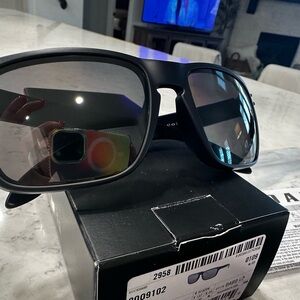 New Oakley Holbrook Men’s Sunglasses Matte Black Frame/Prizm Black Polarized